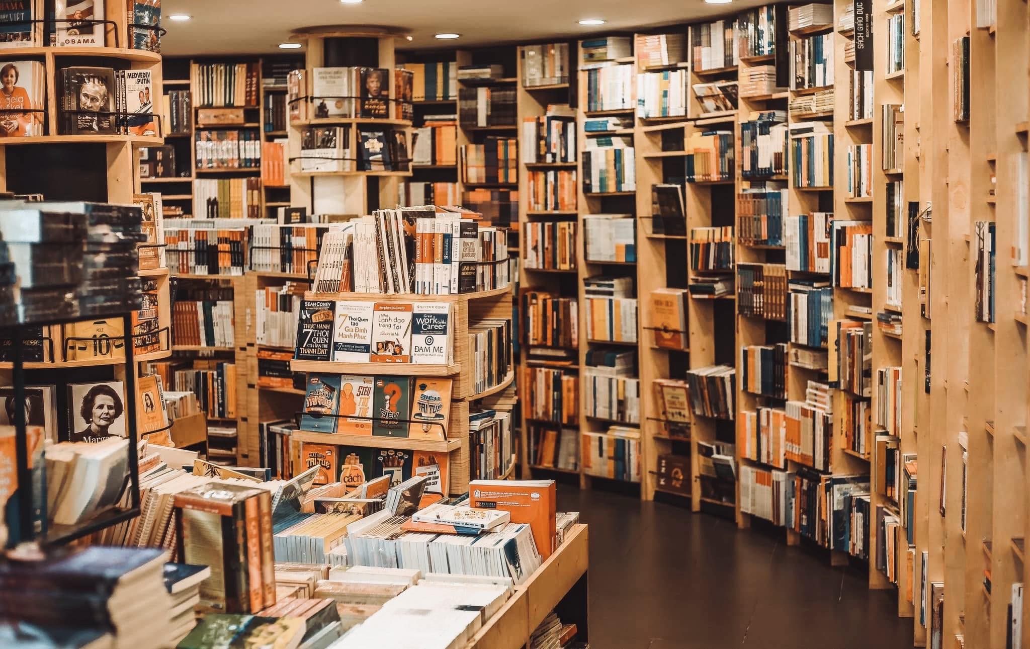 Cá Chép Book Coffee - Trải Nghiệm Đọc Sách Giữa Không Gian Thoáng Đãng