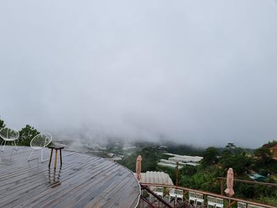 Thung lũng khói xanh