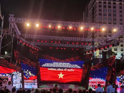 Tổ Quốc thiêng liêng